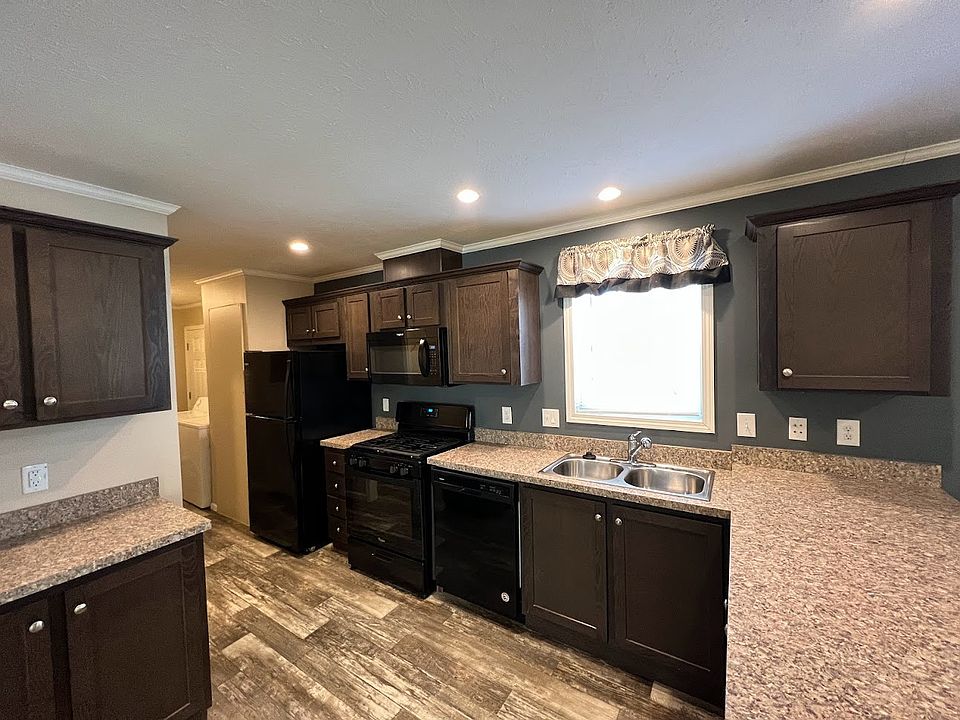 1st image of 516 Courtland Ln #558