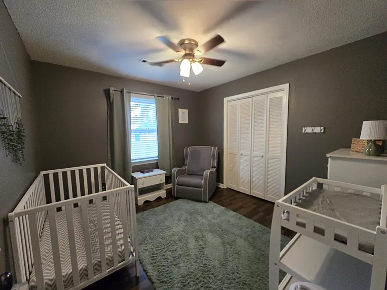 637 Sierra St — Photo 21
