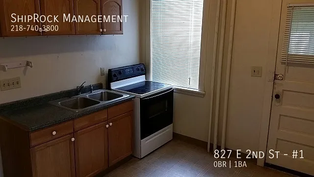 827 2nd St #1 — Photo 6