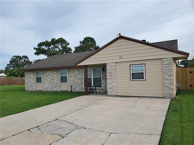 1st image of 133 Elaine Dr