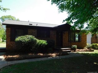 109 Greentree Dr, Mount Holly, NC 28120