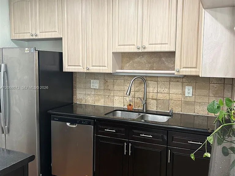 1422 Wiley St — Photo 8