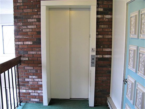 3rd image of 15 Thompson Dr APT 22