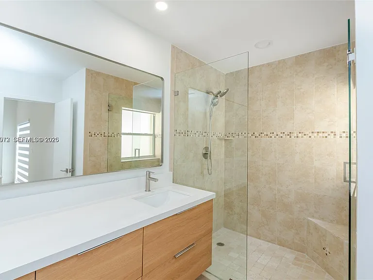 812 Garnet Cir — Photo 13