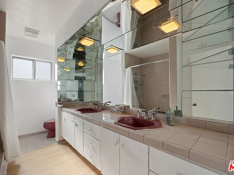 1025 N Kings Rd #313 — Photo 15