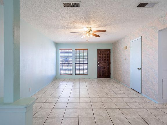 5th image of 612 Raymond Rd