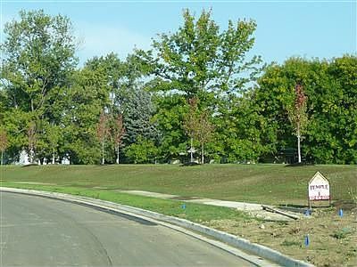 5th image of 301 Lauren Circle Dr