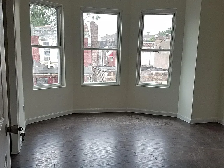 5557 Walton Ave — Photo 3