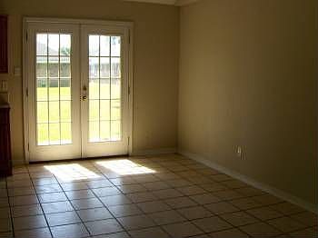 5th image of 208 Arapaho Dr
