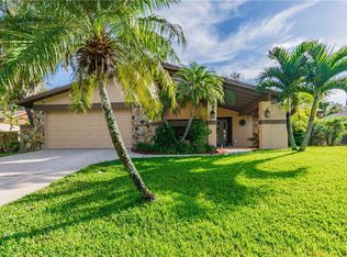 1366 Riverside Dr, Tarpon Springs, FL 34689