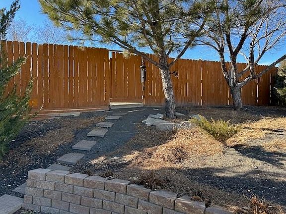 4th image of 900 3rd Ave