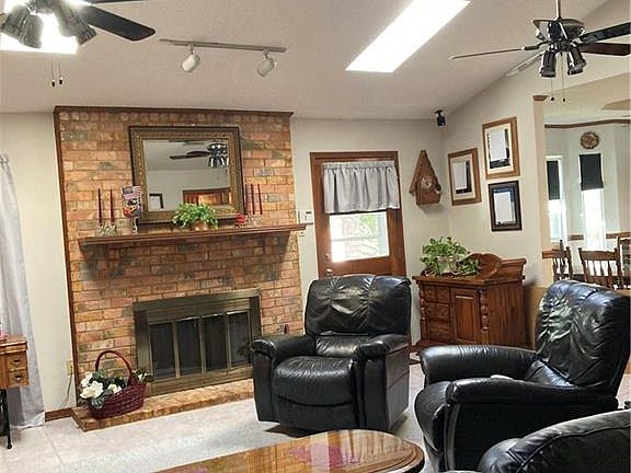 5th image of 544 Longview Dr