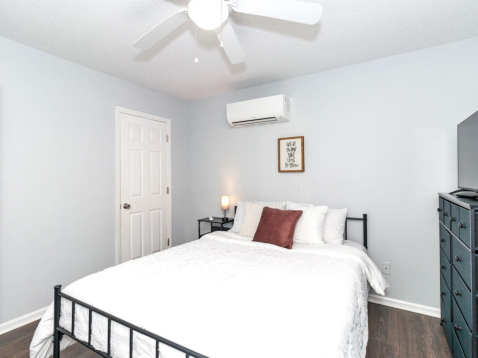 4 bed, 3.0 bath, 2326 sqft, $1,213 — Photo 3