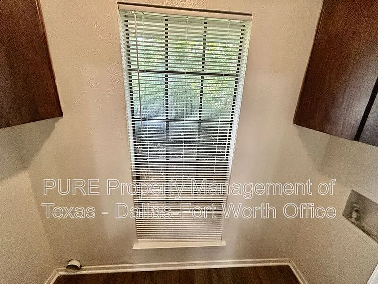 1126 Highbush Dr — Photo 10