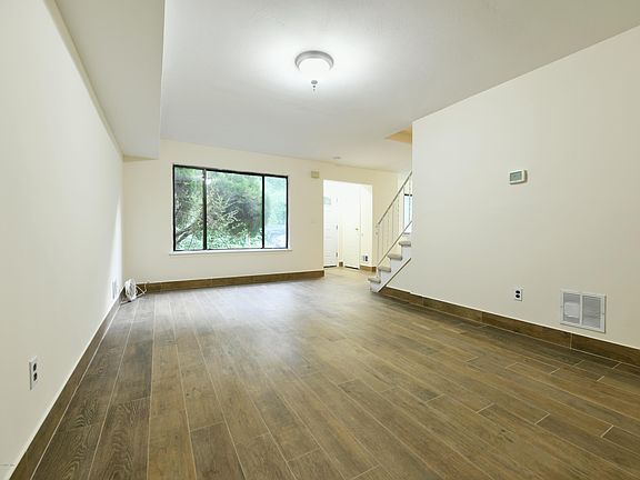 5th image of 188 Pierce St #A
