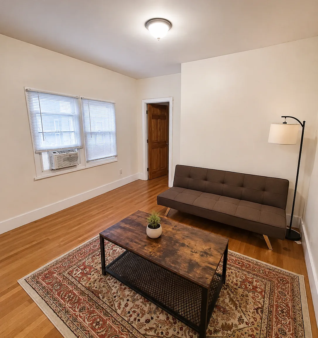 3 bed, 1.0 bath, $3,200 — Photo 3
