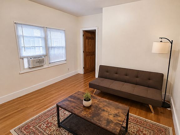 3rd image of 185 Beacon St #2