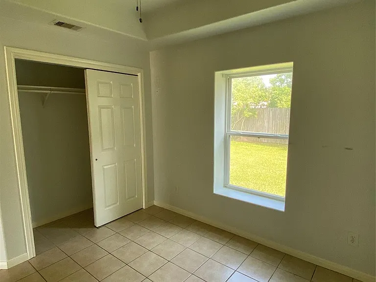 3815 Putnam Dr — Photo 14