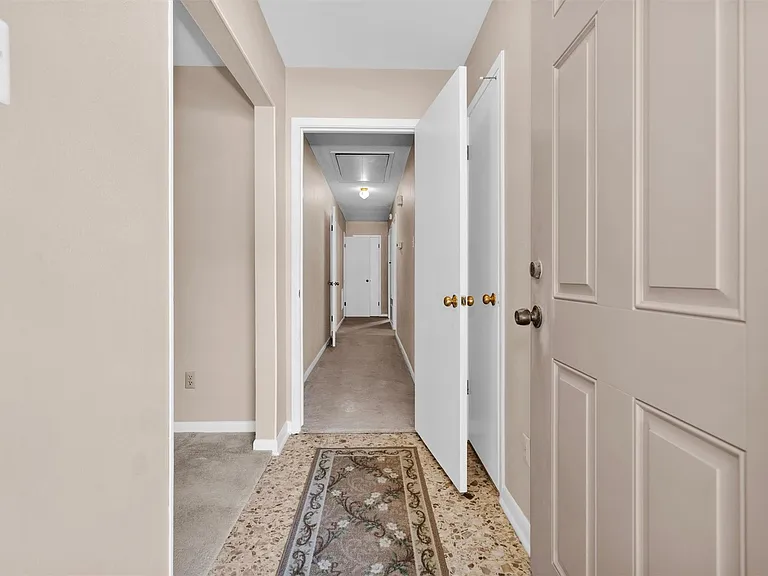 1410 Spillers Ln — Photo 5