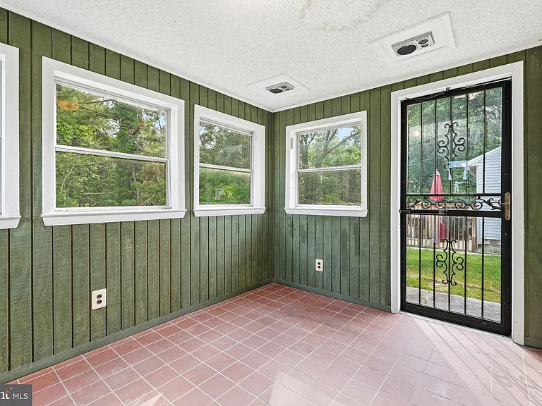 6741 Kincheloe Ave — Photo 37