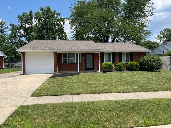 2831 Pinegrove Dr, Dayton, OH 45449