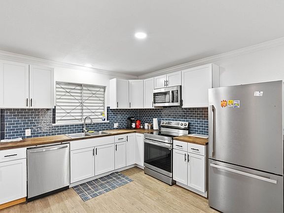 5th image of 4606 Calvin Dr