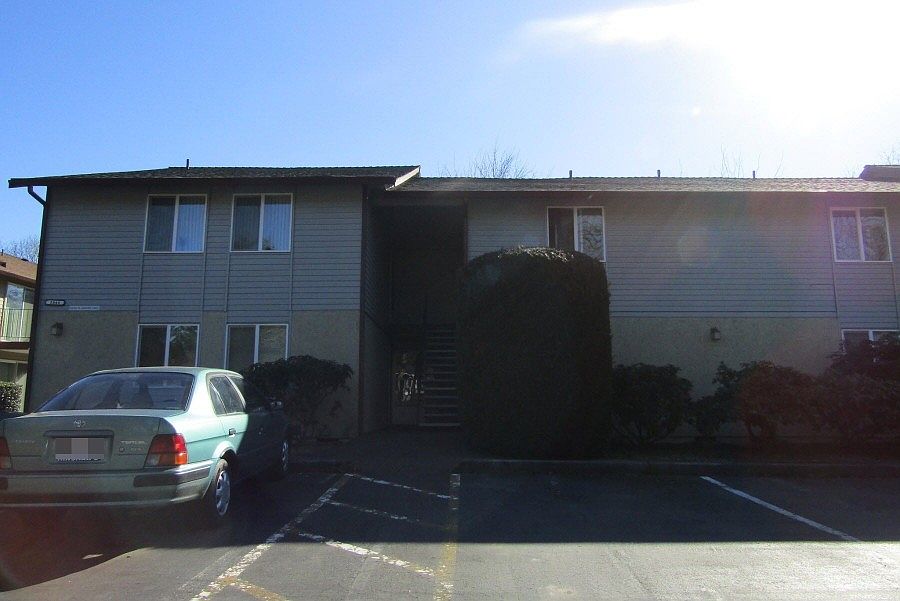 1st image of 1844 Central Pl S APT B18