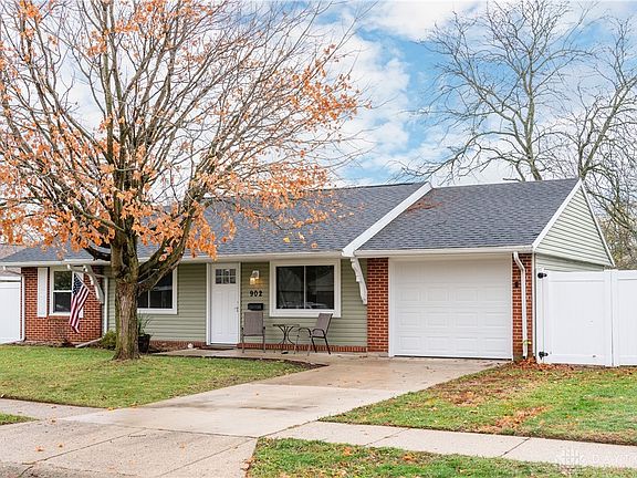 2nd image of 902 Leatherwood Dr