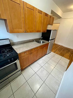 2nd image of 75-05 113th St #1GG