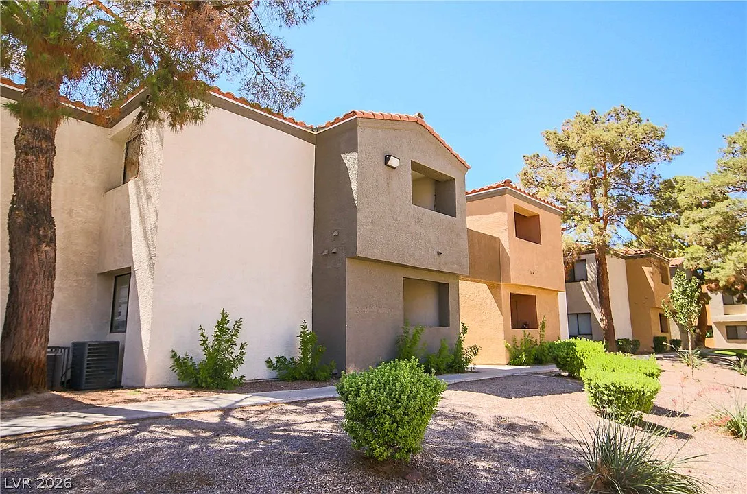 2 bed, 2.0 bath, 1071 sqft, $1,450 — Photo 1