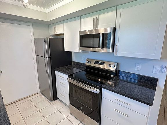 3rd image of 2924 Savoy Dr