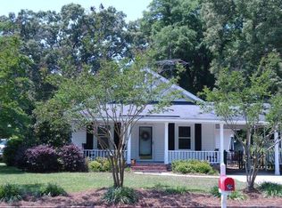 24 S Dukes St, Summerton, SC 29148