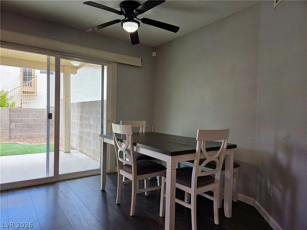 3 bed, 2.0 bath, 1356 sqft, $2,450 — Photo 4