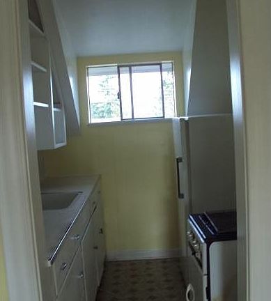4th image of 723 N Cushman Ave APT 6
