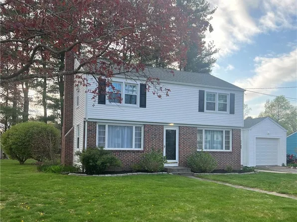 10 Hillcrest Ave, Smithfield, RI 02828