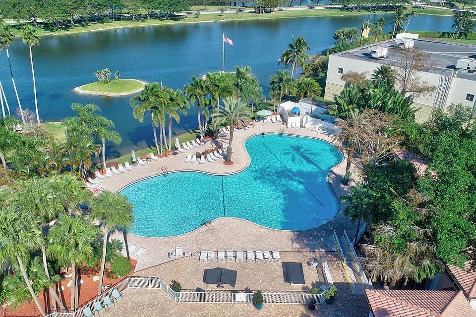 1st image of 10452 Lake Vista Cir