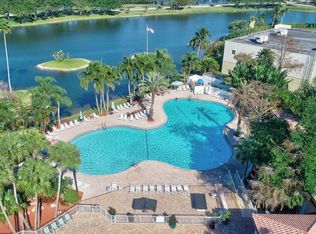 10452 Lake Vista Cir, Boca Raton, FL 33498
