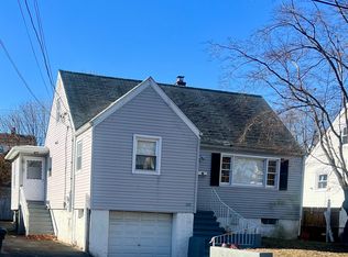 565 Hart St, Bridgeport, CT 06606