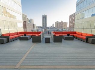 2042 Market St #X17, Philadelphia, PA 19103