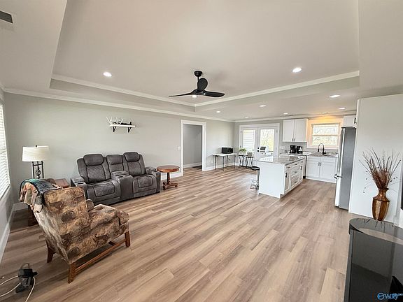 2nd image of 2260 Cullman Rd