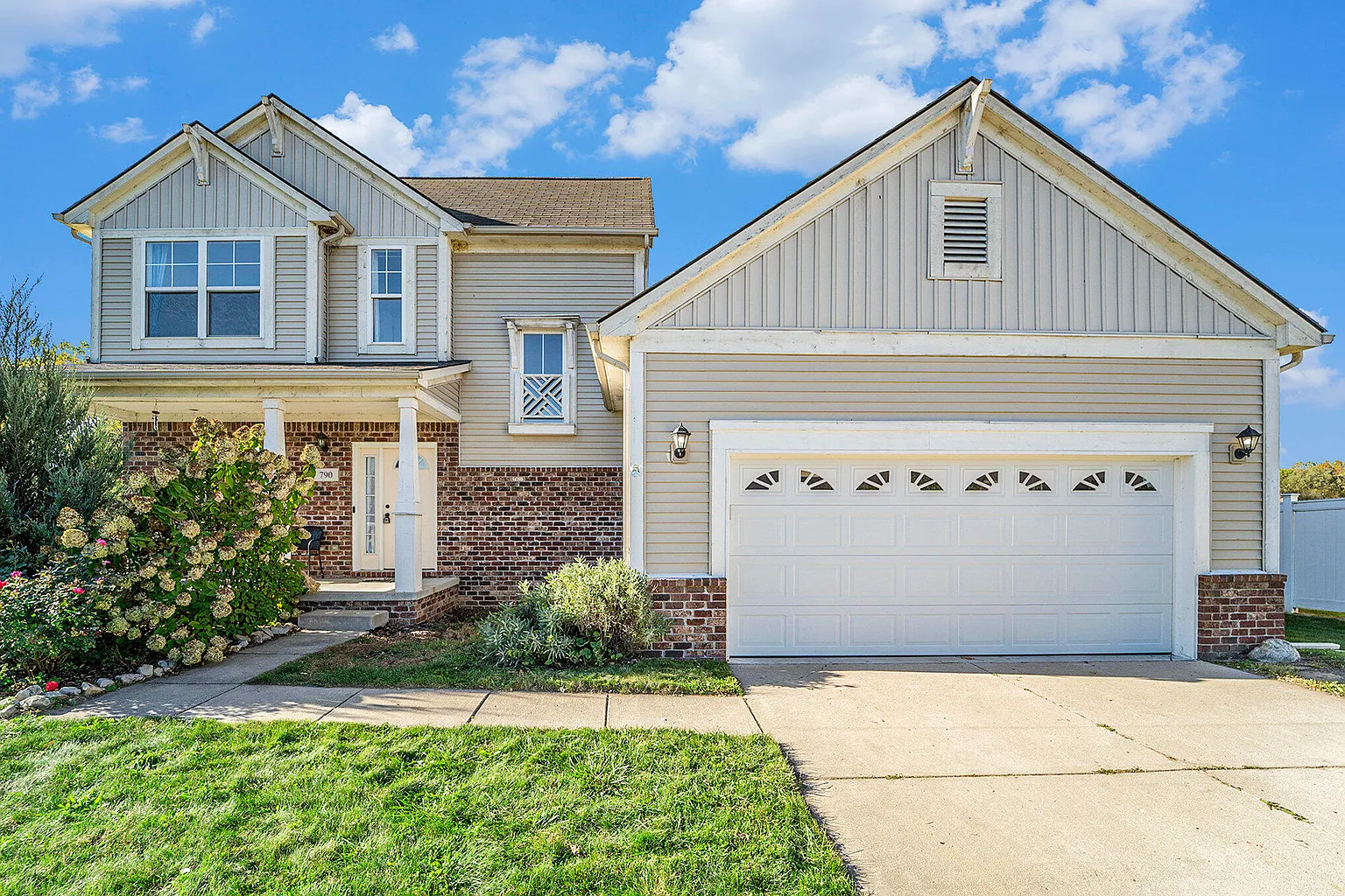 790 Golf Ridge Dr photo 1
