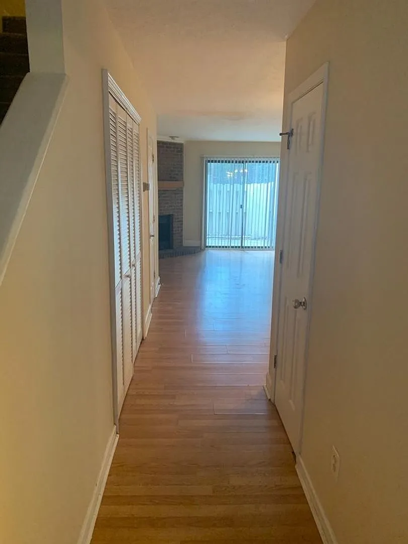 2bedroom 1.5bath Townhouse Carolina Road — Photo 4