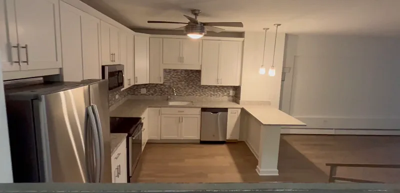 1 bed, 1.0 bath, 850 sqft, $2,655 — Photo 3