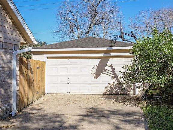 5th image of 3243 Cherry Creek Dr