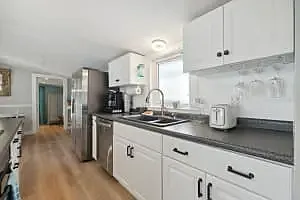 3 Riverside Dr — Photo 28