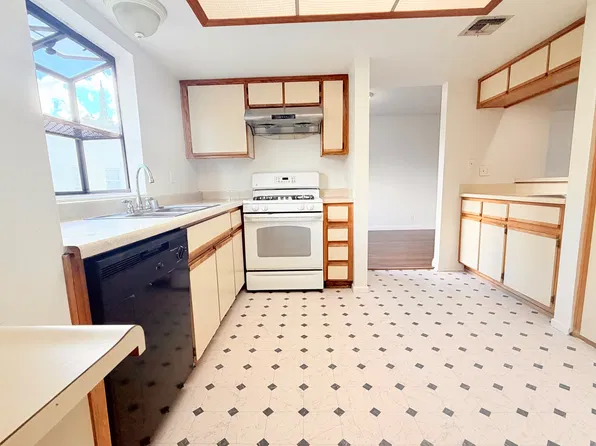 918 N Stoneman Ave, Alhambra, CA 91801