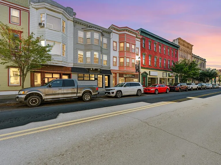 128 E Broad St #C — Photo 21