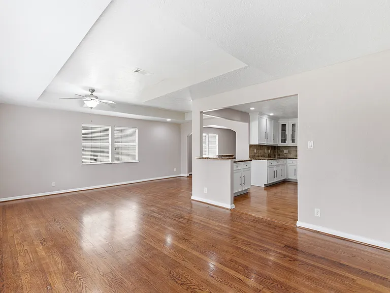 9638 Pine Lake Dr — Photo 4