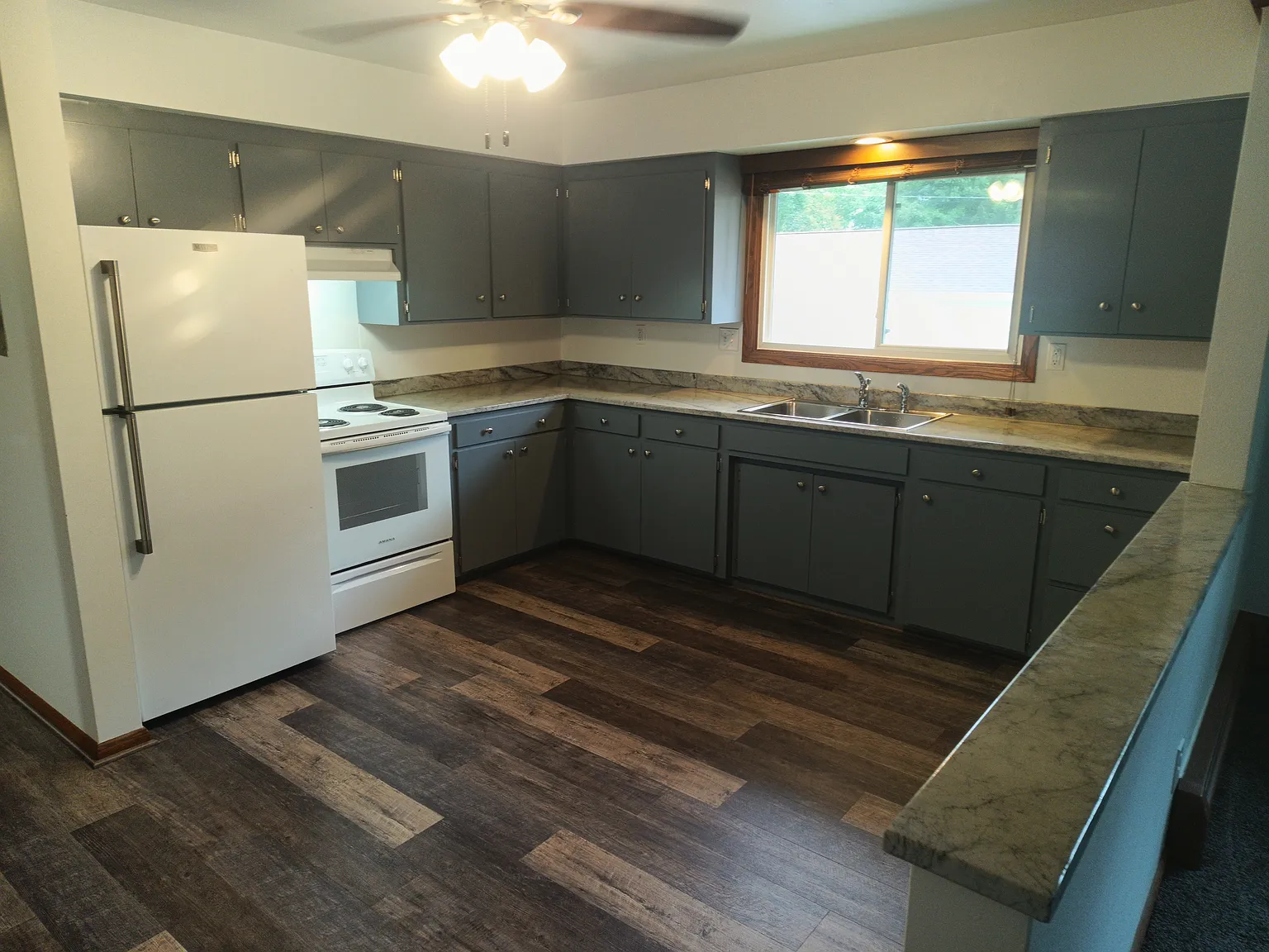 2 bed, $1,250 — Photo 1