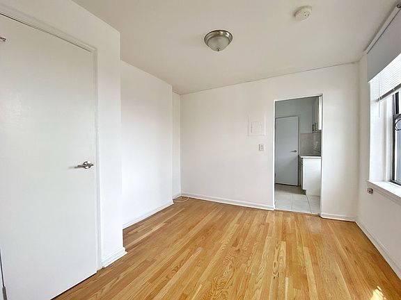 5th image of 146 17th St APT 4E